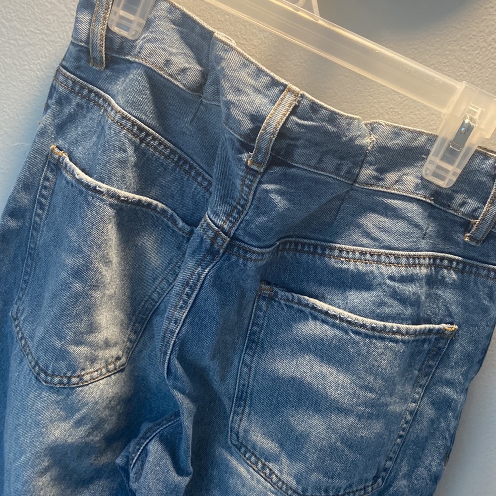 Jean - Picture 2 of 4